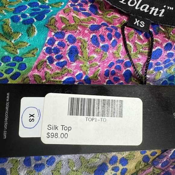 ❤️* NWT RETAIL:  $98.00  TOLANI SILK BLOUSE   PERFECT for SPRING/SUMMER  XSMALL - Picture 9 of 9